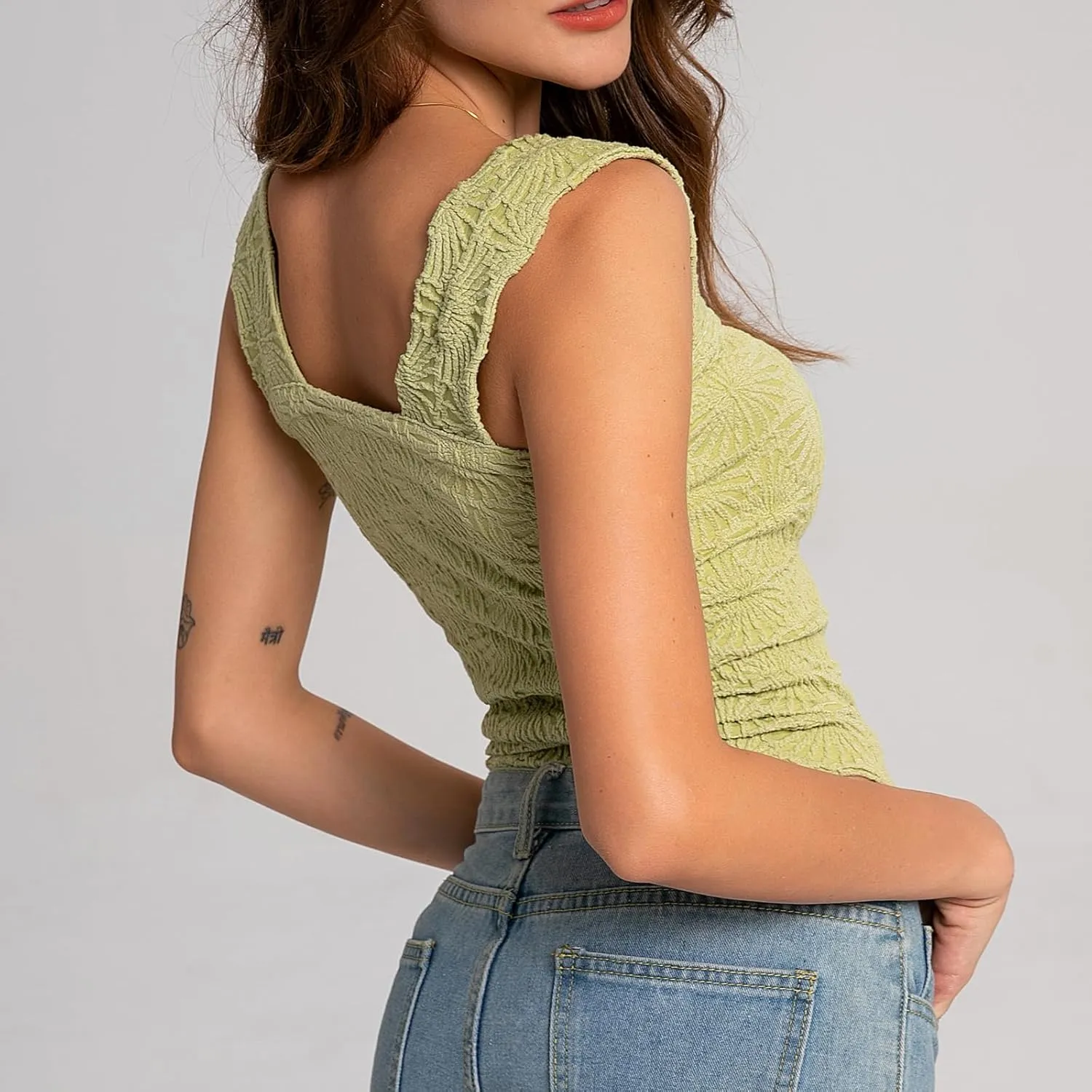 Women's Square Neck Wide Strap Crop Tank Tops Flower Going Out Tops Slim Fit Lettuce Trim Crop Cami Tops